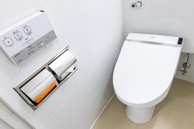 全客室に温水洗浄暖房便座（ウォシュレット機能付き）を設置しております。