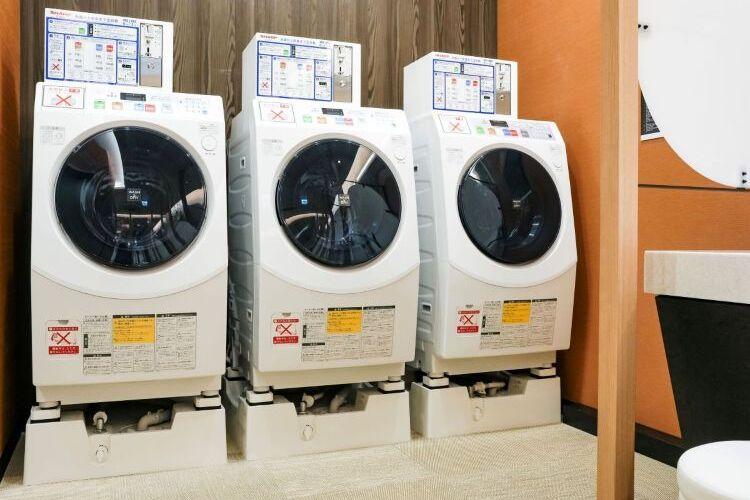 4階　大浴殿「玄要の湯」　脱衣所内ドラム式洗濯乾燥機