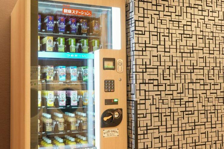 4階　大浴殿「玄要の湯」　脱衣所内自動販売機