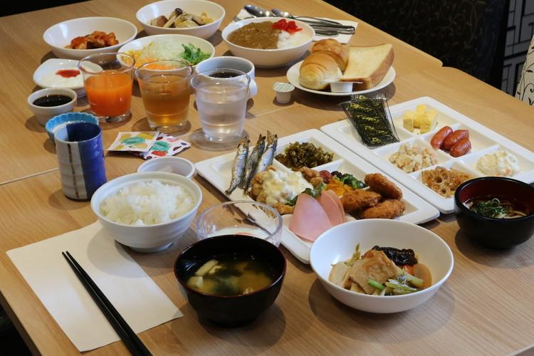 朝食盛り付け一例