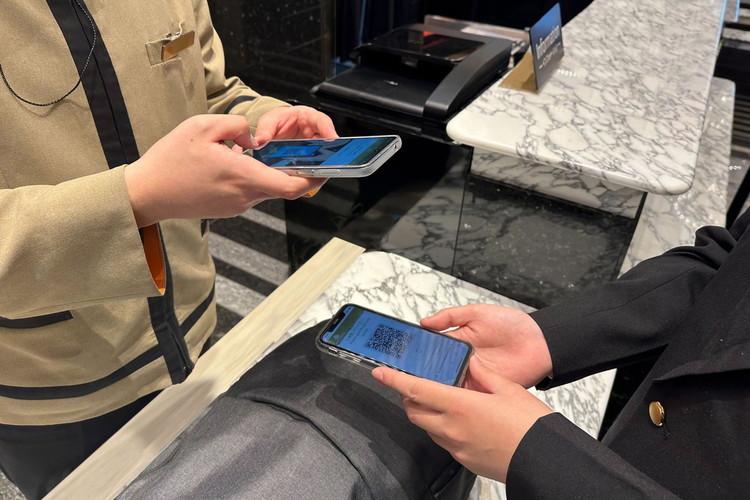 スマートかつスムーズな預かり荷物のフロント受け渡しを実現しました。