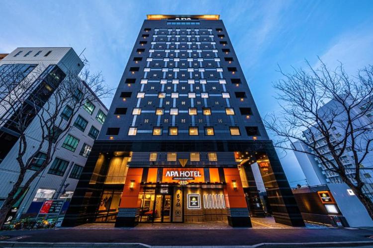 ホテル外観（夜）