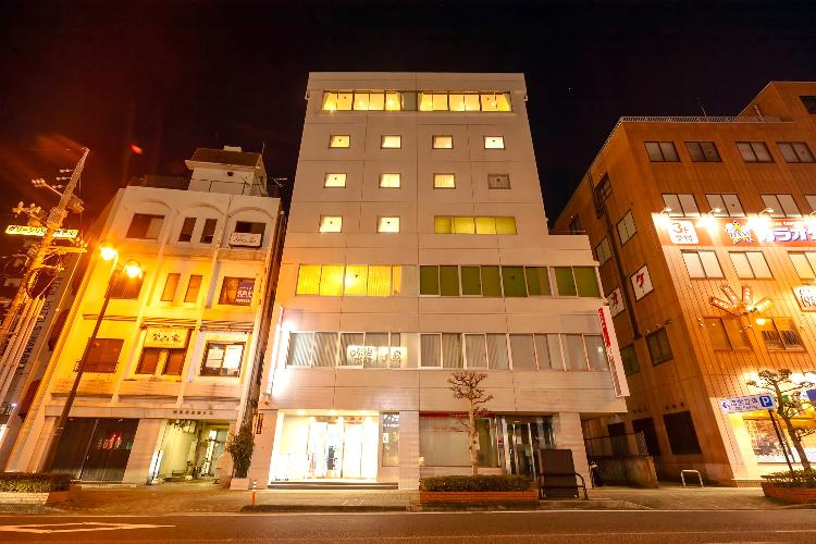■外観■浜田駅より徒歩２分