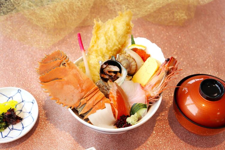 ■えびす丼■地元の海産物を使用した豪快な海鮮おどんぶり