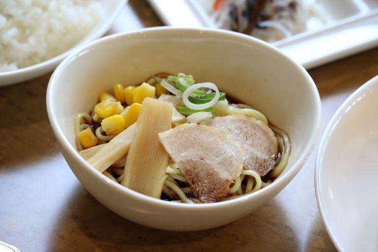 富山のブラックラーメン