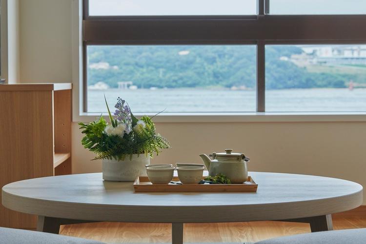 悠然と広がる海を眺めながら、身体も心もリラックス（ジュニアスイートB）