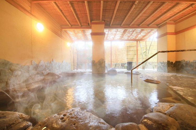 【大浴場】とろとろが自慢の源泉かけ流しの湯