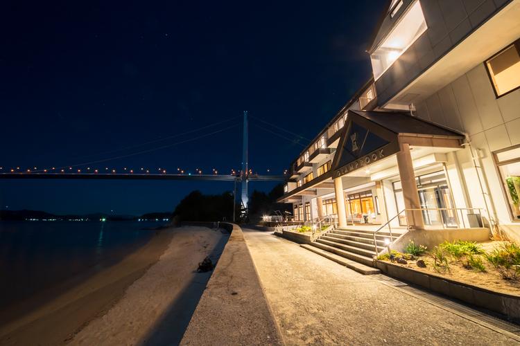 夜の来島海峡大橋も美しい