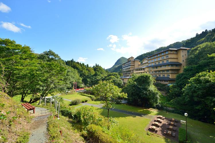 大自然庭園は約４万坪！豊沢川が流れる愛隣館の庭園は散策スポットがいっぱい♪