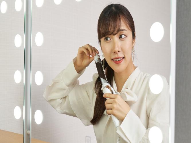 ■大きな鏡が2台もあるドレッサー付きで、広々としたキュートなお部屋が特徴です！