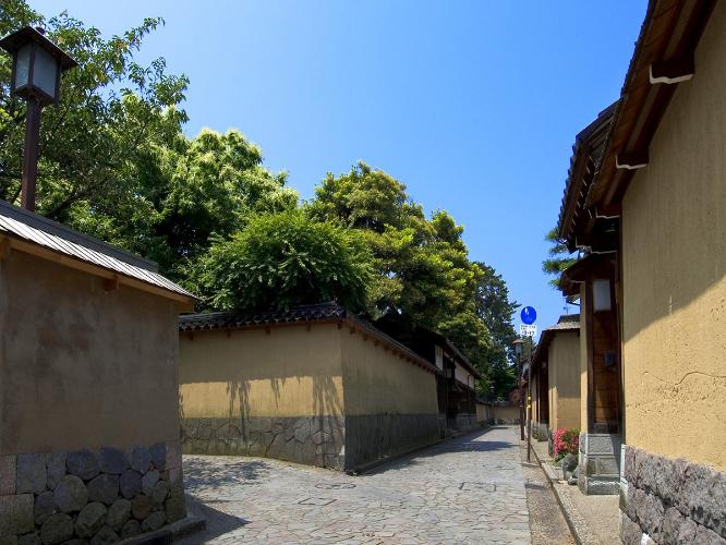 ■長町武家屋敷跡｜藩政時代に武士が暮らしていた屋敷跡を散策《ホテルから徒歩12分》[写真提供:金沢市