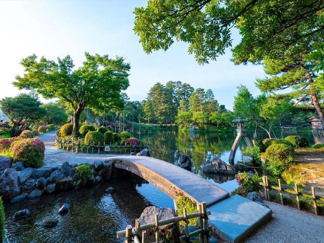 ■兼六園｜国の特別名勝に指定されている日本三名園の1つ《ホテルから徒歩20分》