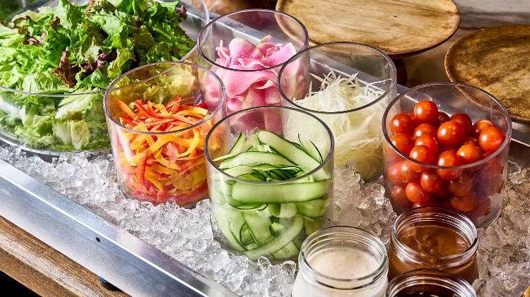 朝食会場：「SALVATORE CUOMO＆BAR」　営業時間：6時30分〜9時30分(最終入店9時)