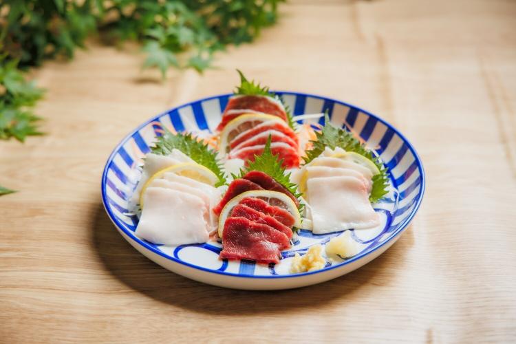 【夕食】馬刺しの盛り合わせ