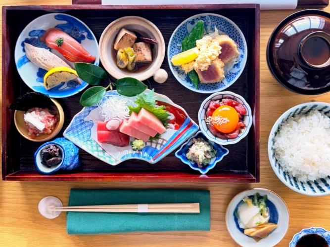 長崎県【推し魚】第一号認定上五島産養殖マグロを使用するマグロ御膳（お料理例）