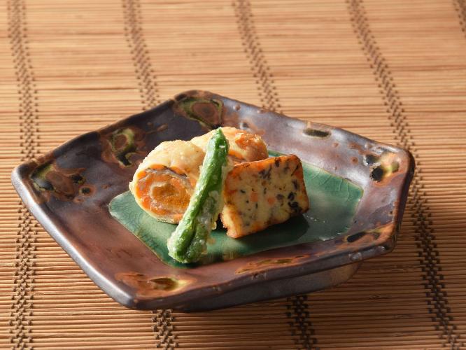 【ご夕食】そい網笠とまと揚げ（夏）／2025年6月～8月の御献立（イメージ）