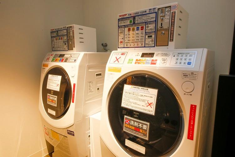 コインランドリー：乾燥機付きの洗濯機があるので連泊でも安心