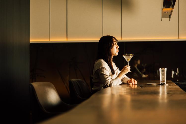 BAR【マレ・ドール】ラグジュアリーな空間で、町の喧騒を忘れてゆったりとした夜をお過ごしください。