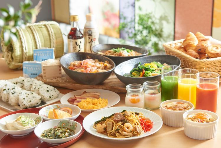 【マレ・ドール 和洋朝食バイキング】2Ｆマレ・ドールでは、和洋折衷のブッフェスタイルです。石川県の郷土料理も数多く取り揃えております。