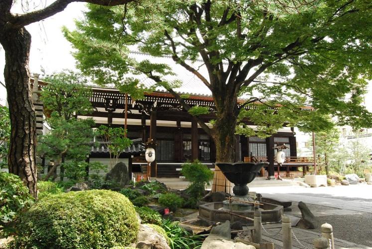 隣接する大本山本能寺