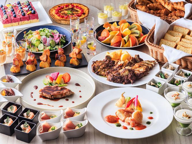 【初夏のハーフブッフェ】お好きなメイン料理をお選びいただくと、オードブルやスープ、パン、デザートなどをお好きなだけお召しあがりいただけるハーフブッフェです。