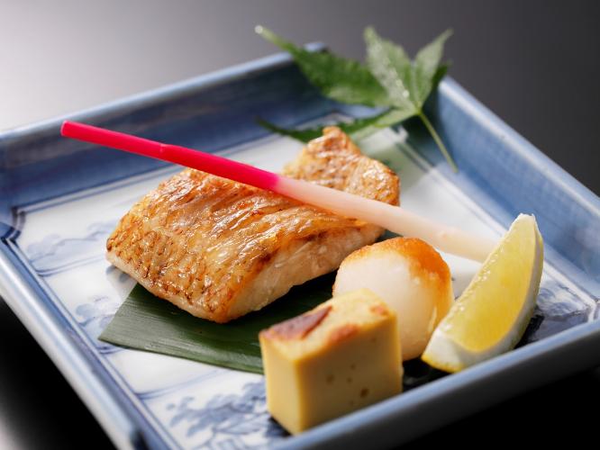 【加賀料理まほろば】のど黒珠洲塩焼き