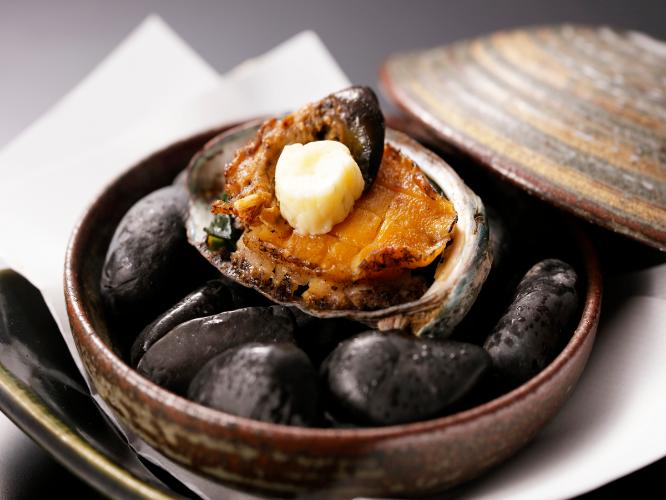 【加賀料理まほろば】 鮑直火焼き