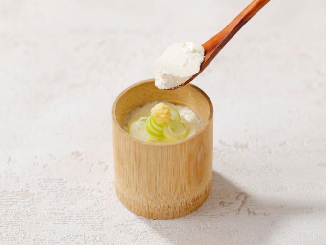 【朝食ブッフェ】手作り竹筒豆腐　毎日ひとつひとつ丁寧に作っています。