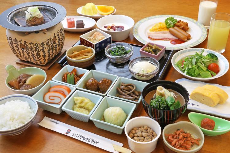 朝食／地元素材を用いた地産地消朝食メニュー