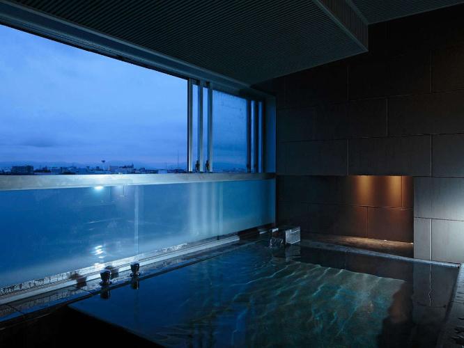 【SUITE一例】趣向を凝らした専用の展望風呂で自分だけの温泉を愉しむ贅沢
