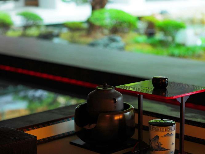 【茶室　夢窓庵】日本の心を伝える茶室。日本庭園を眺めていると、日常の煩わしさも忘れてしまいます。