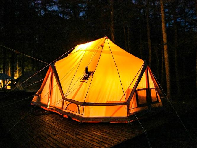 ［テント］上質なCanvasCamp製テントで、ご家族やご友人と、自然の中で過ごす贅沢な時間を。