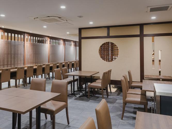 【朝食会場】京モダンダイニングLuxeにて、京都ならではの体験をお楽しみください。