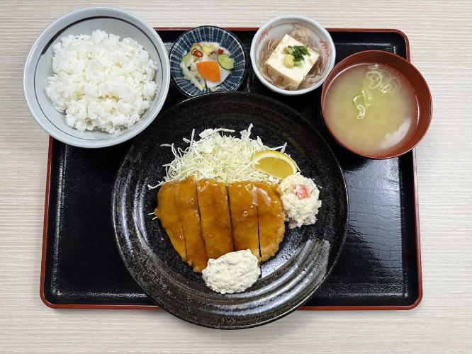 夕食（有料定食）チキン南蛮