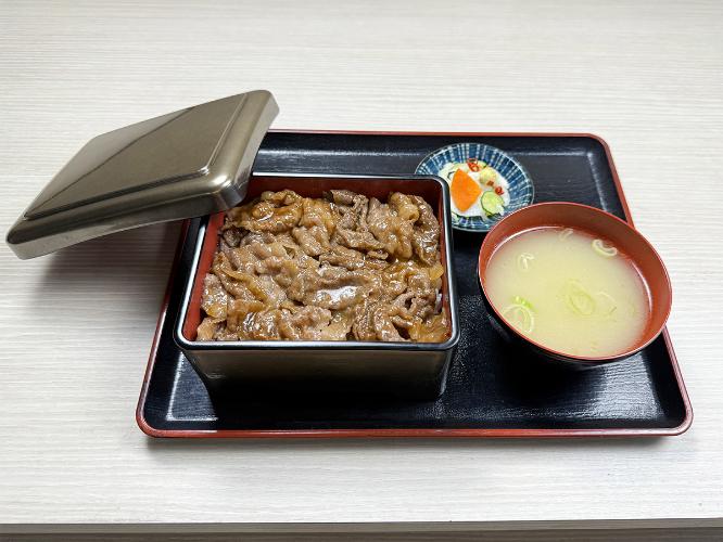 夕食（有料定食）牛丼