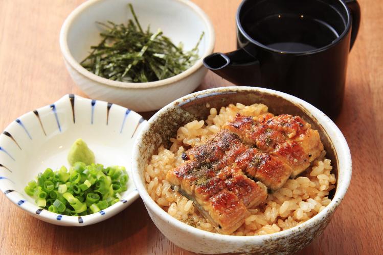 朝食(うなぎご飯)