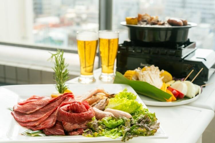 【バー】高層階からの素晴らしい眺望を楽しみながらのBBQ