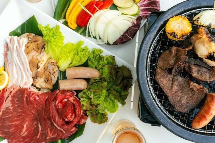 【バー】友人や家族と共に楽しむ一体感のある食事体験を提供します