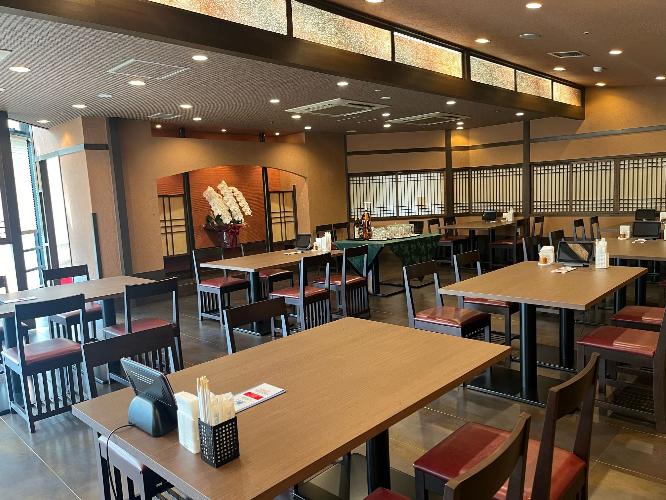 1階居酒屋「つぼ八」営業時間17時30分から23時(オーダーストップ22時30分)日曜店休日