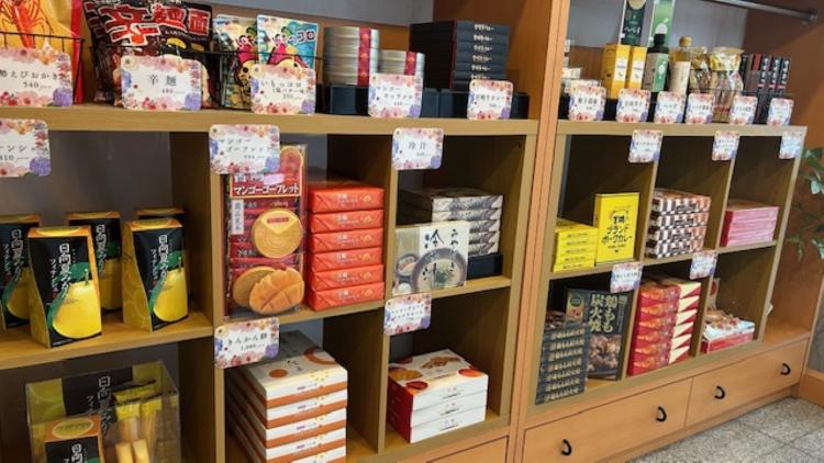 1階ロビーお土産コーナー