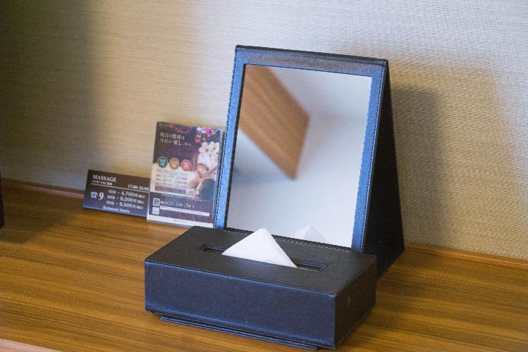 客室用鏡。フロントにて販売もしております。