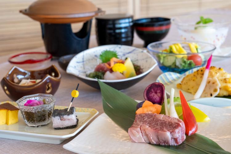 和琉会席（2食付きプランの一例）
