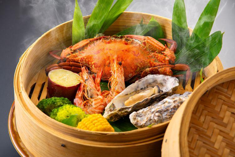 オプション：海鮮地獄蒸し(例)食材はその日の仕入れにより異なります 　一盛5,500円(税込)