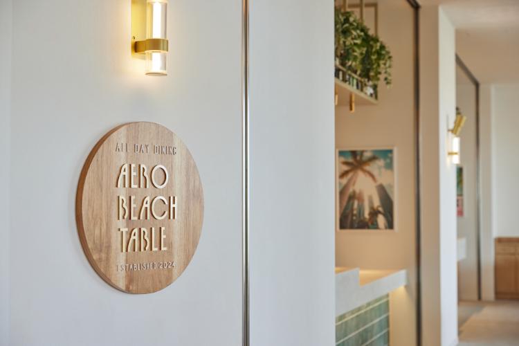 レストラン「Aero Beach Table」