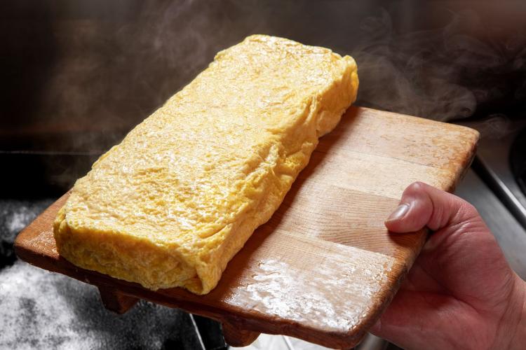 朝食バイキング／ライブキッチンで焼き上げるふわふわだし巻き玉子は朝食の定番人気メニューです。（イメージ）