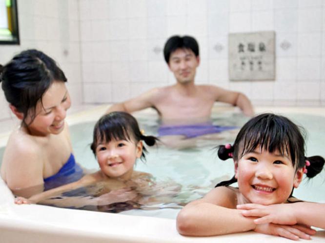 家族風呂／源泉かけ流しの貸切風呂で、ご家族・カップルだけの特別なひとときを。※要予約（一例）