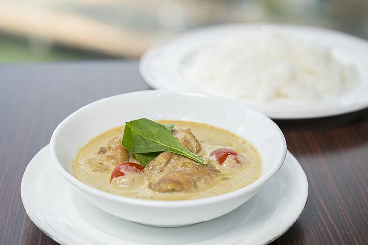 スパイスの効いた本格グリーンカレー