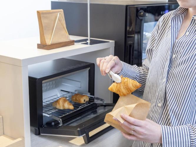 【ロビーラウンジ】おすすめの焼き時間は200℃のトースターで2分30秒。※毎日15時～19時限定