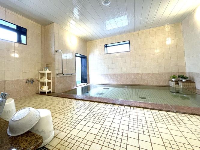 ■ラジウム人工温泉大浴場「旅人の湯<BR>・営業時間：15：00〜2：00 / 5：00〜10：00<BR>・入浴条件：男女別