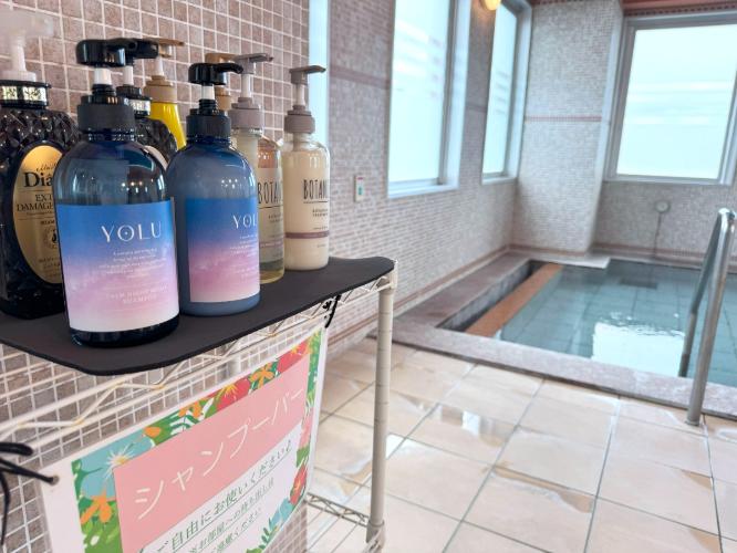 ■シャンプーバー<BR>女性大浴場にご用意しております。ご自由にお使いください。